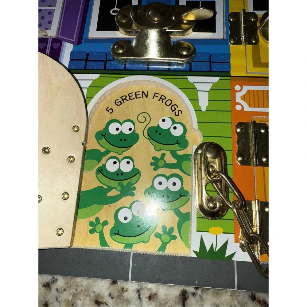 Melissa and Doug Latches Board‎ very cool learning toy by Melissa and Doug